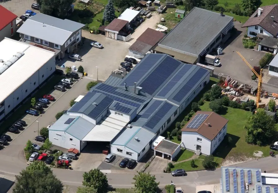 Aerial view of the Ringhoffer company grounds in 2005, showing production facilities and a parking lot